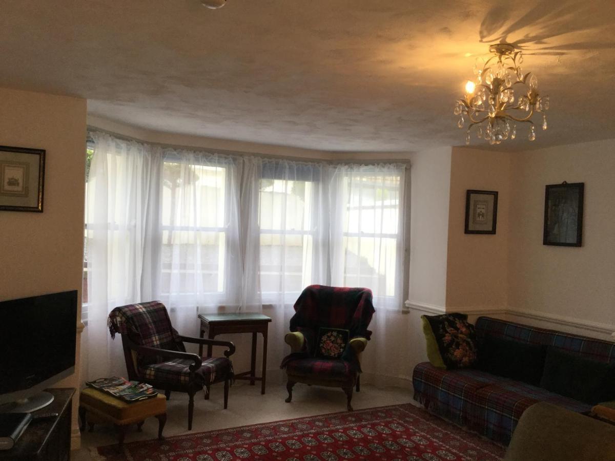 Garden Flat 1 Bed and Breakfast Λαντούντνο Εξωτερικό φωτογραφία