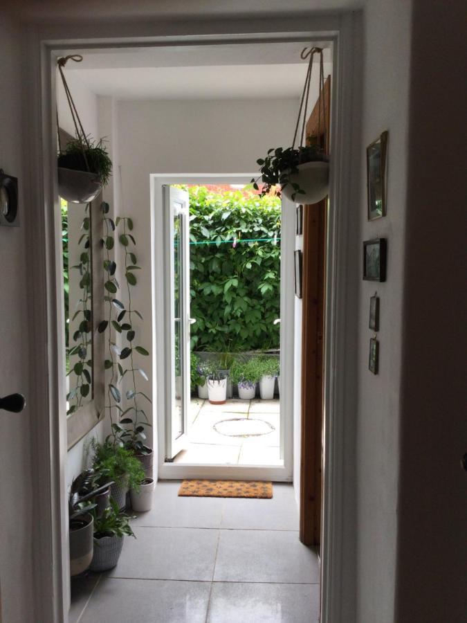 Garden Flat 1 Bed and Breakfast Λαντούντνο Εξωτερικό φωτογραφία